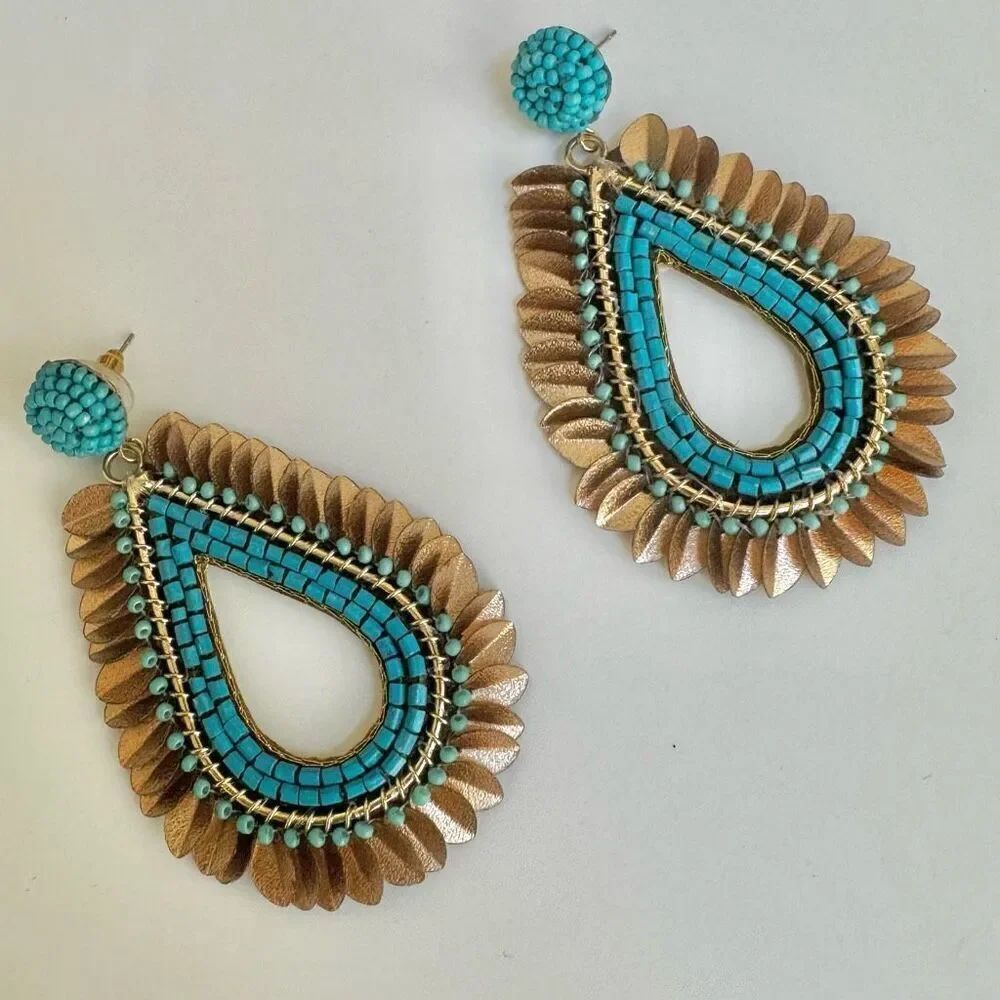 Piper K Hand teardrop blue Beaded Pierced Earrings